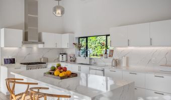 557 Kupulau Dr, Kihei, HI 96753