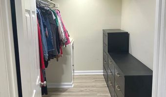 626 S IRVING St, Arlington, VA 22204