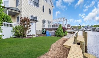 221 Magnolia Dr, Bayville, NJ 08721