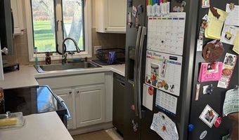 321 Laten Knight Rd, Cranston, RI 02921