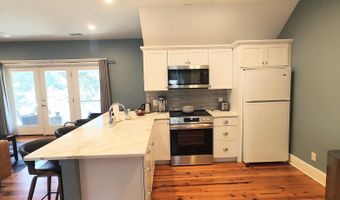 1 Bennett Point Dr A, Beaufort, SC 29907