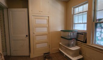 215 W Pleasant St, Angola, IN 46703