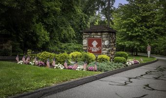 2 Brittania Dr 2, Danbury, CT 06811
