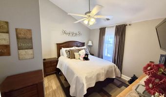 210 Fernwood Dr, Bayville, NJ 08721