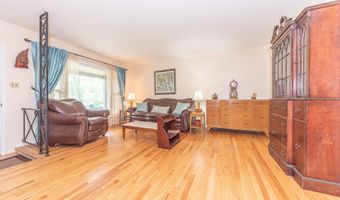 2707 Brandywine Dr, Ann Arbor, MI 48104