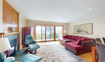 28 Northshore Dr, Burlington, VT 05408