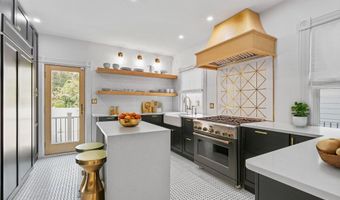 322 E CAPITOL St NE, Washington, DC 20003