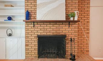 2647 S KENT St, Arlington, VA 22202