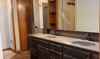 1812 Skyview Dr, Alva, OK 73717