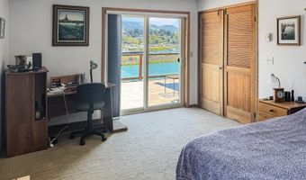 222 DEL NORTE Ln 17, Brookings, OR 97415