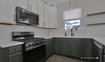 862 Heartland Park Ln, Antioch, IL 60002