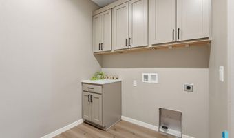 405 N Sunshine Ave, Brandon, SD 57005