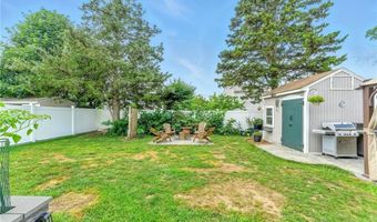 82 Martin St, East Providence, RI 02914