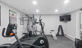 5306 Greyson Heights Dr, Auburn, IN 46706