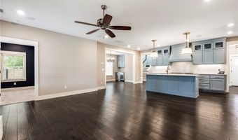 448 SW C St, Bentonville, AR 72712