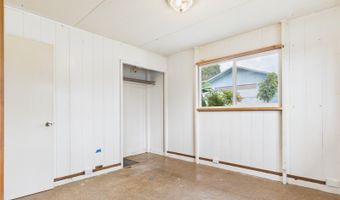 1261 Ulupii St, Kailua, HI 96734