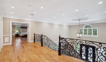 10813 LOCKLAND Rd, Potomac, MD 20854