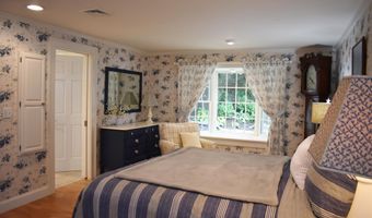 2 Harbor View Ln, Belfast, ME 04974