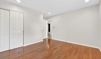 701 Kehrs Mill Rd, Ballwin, MO 63011