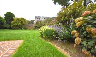 25 Foster Dr, Beverly, MA 01915