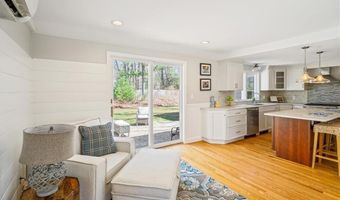 11 Knapton St St, Barrington, RI 02806