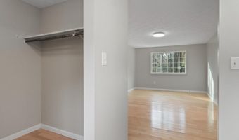 8463 MONARCH Ct, Annandale, VA 22003