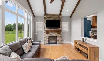 435 Dunwoody Dr, Aurora, OH 44202