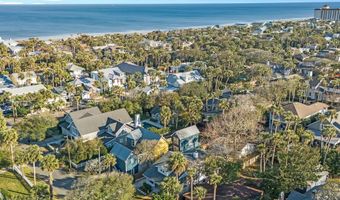 322 6TH St, Atlantic Beach, FL 32233