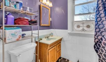 15 Foster St, Manchester, CT 06040