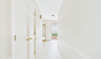 102 Pine Glen Dr, East Greenwich, RI 02818