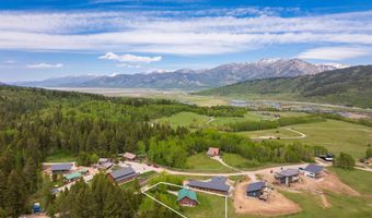 31 PINE HOLLOW Ct, Alpine, WY 83128