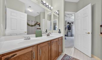 3 Surrey Way, Alexandria Twp., NJ 08867