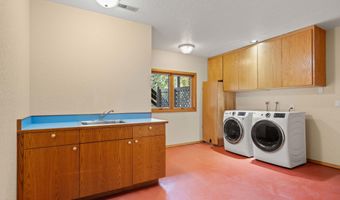 585 Nyla Ln, Ashland, OR 97520