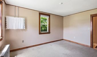 247 W Main Rd, Middletown, RI 02842