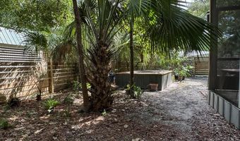 194 11th St, Apalachicola, FL 32320