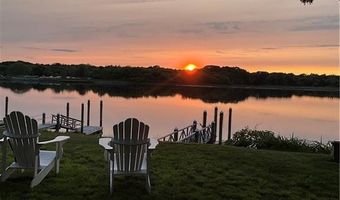 39 Sunset Dr, Barrington, RI 02806