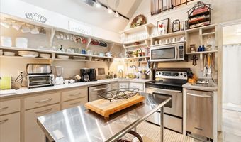 1670 Church St, Appomattox, VA 24522