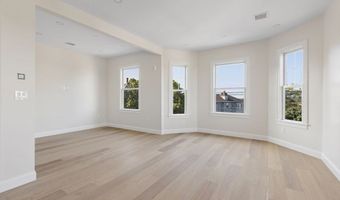 68 Orient Ave 3, Boston, MA 02128