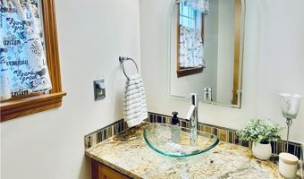 869 MOSS CANYON Dr, Amherst, OH 44001