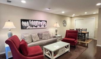 3 Ray Ct, Bedminster, NJ 07921