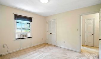 2011 E Barden Rd, Charlotte, NC 28226