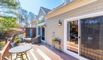 13 Hollyhock Knoll Ct 13, Bourne, MA 02532