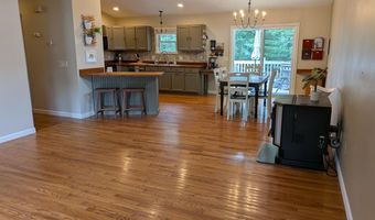 99 Yankee Ave, Bangor, ME 04401