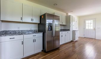 212 Cornfield Ln, Appomattox, VA 24522