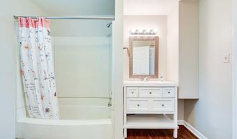 3381 MONARCH Ln, Annandale, VA 22003