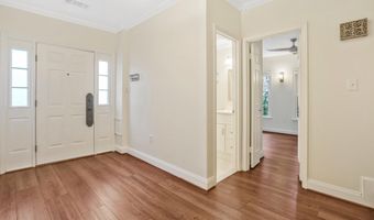 14 S MANCHESTER St, Arlington, VA 22204