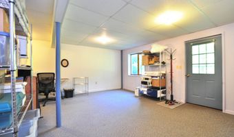 24 Sharon Rd, Bloomfield, CT 06002