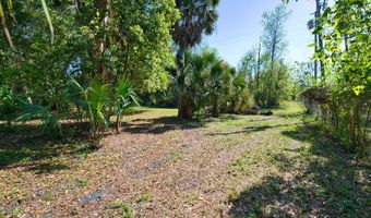 254 8th St, Apalachicola, FL 32320