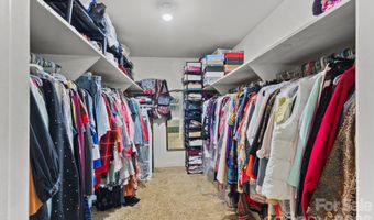 3326 Dunaire Dr, Charlotte, NC 28205