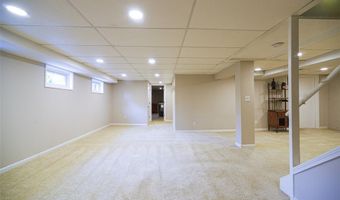 1012 Stuyvesant Ln, Ballwin, MO 63011